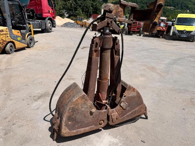 Mecalac Benne preneuse avec attache rapide Mecalac pour pelle_1