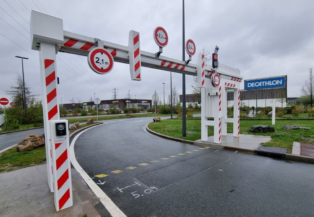 Portique en acier galvanisé pour restriction de hauteur et stationnement sauvage