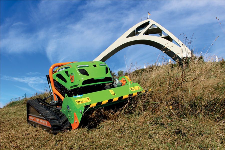 Robot debroussailleur à chenilles radiocommandée - Robot de pente FSI MDB F 300 PRO GREEN CLIMBER_1