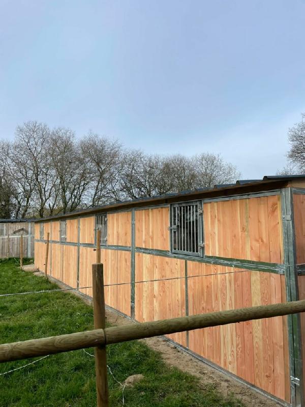 Boxes démontables en bois Douglas - BOXDEM - structure acier galvanisé, montage sans béton_1