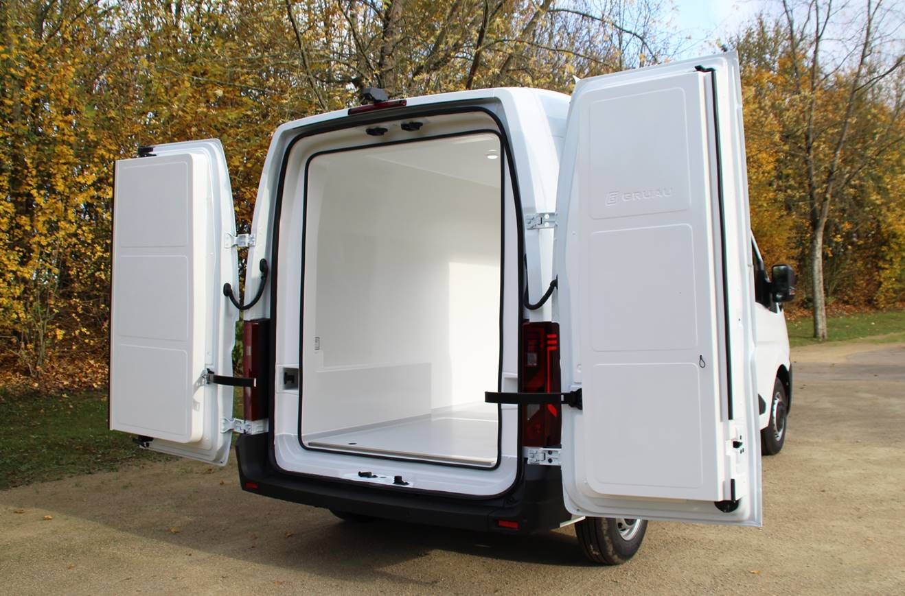 Véhicule frigorifique avec cellule intégrée IsoCity 7,0 ou 8,6m3 - Froid positif ou négatif - Renault Master_1