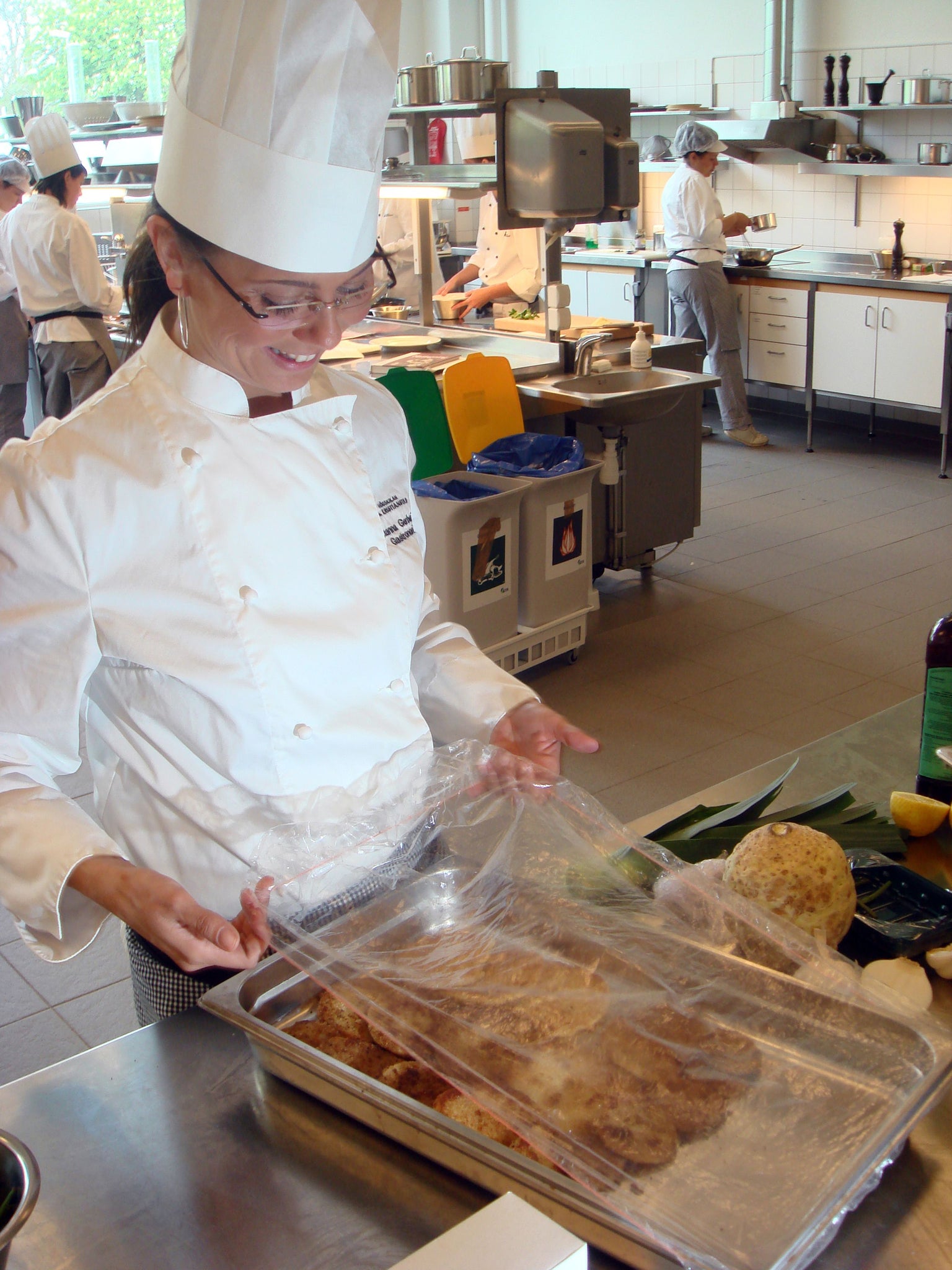 Couvercle alimentaire en film étirable - diamètre 26 cm - sac de 200 pièces, ajustable à la plupart des plats - eazycover - cbs emballages_1