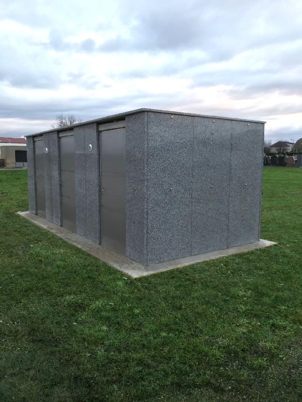 Ossuaires hors-sol en granit massif - solution durable et harmonieuse pour espaces funéraires_1