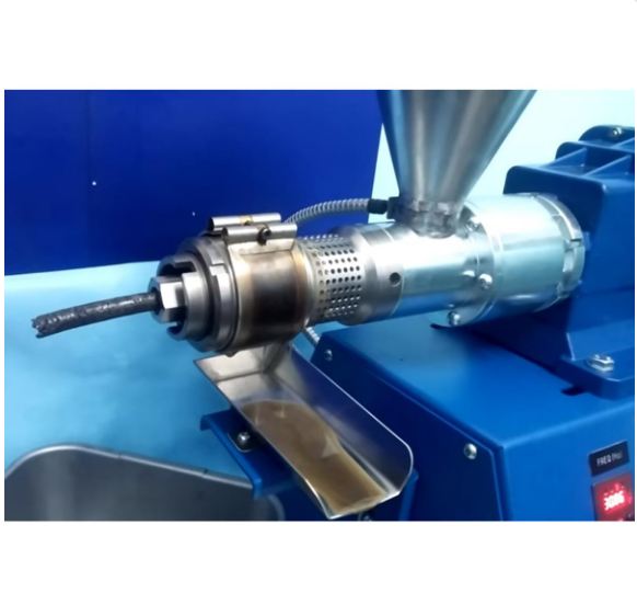 Presse à huile - Capacité 10-40 kg / h de matière première - RÉF. EKM02-ET_1