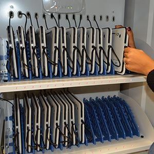Chariot multimédia - Cartice 30 Hub - capacité 30 tablettes 11.6'' avec minuterie intelligente et séquenceur d'alimentation_1