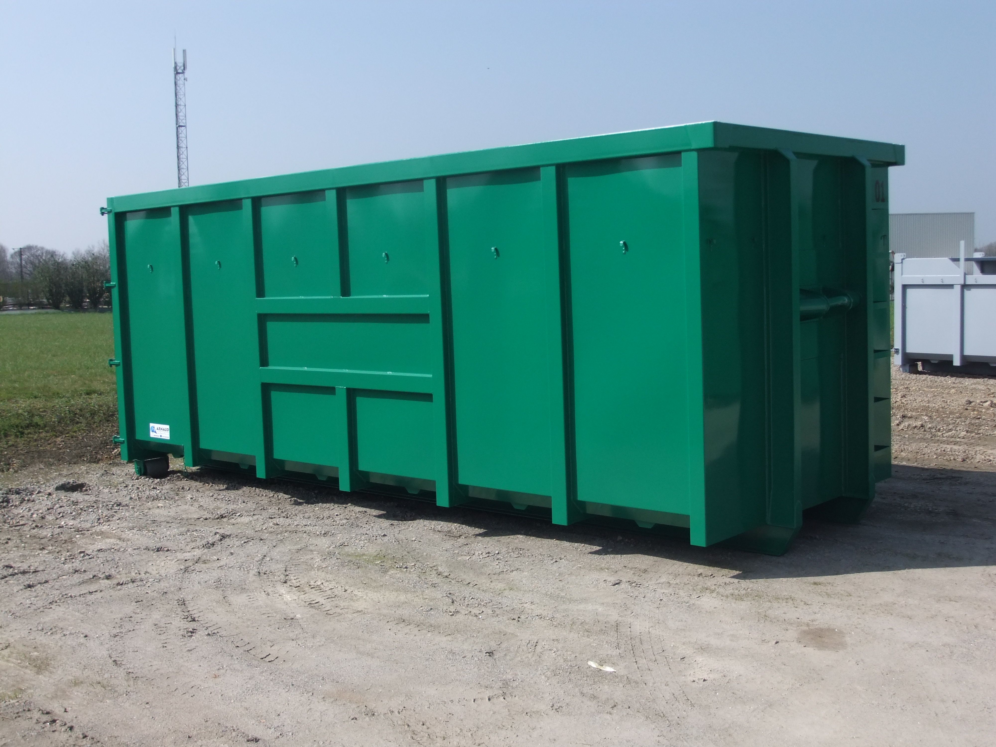 C - benne à déchets - carrosserie de la france - longueur de 6m_1