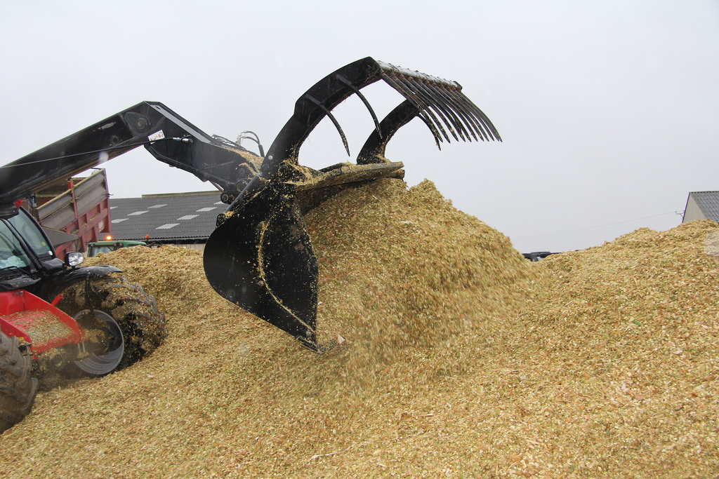 Godet multifonctions - CBG 2100 FO - Manitou - pour désilage et manutention agricole avec joues démontables_1