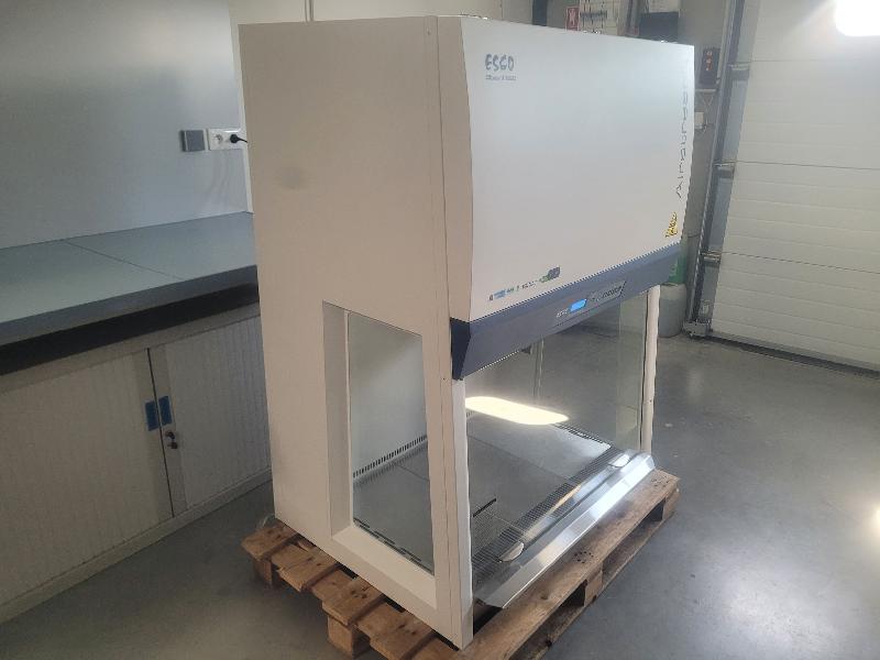 PSM / Poste de sécurité microbiologique 900mm ESCO AIRSTREAM AC2-3E8_1
