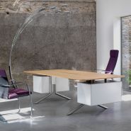 Audience Executive - Bureau de direction - Haworth - Design contemporain avec électrification et multimédia intégrés_1