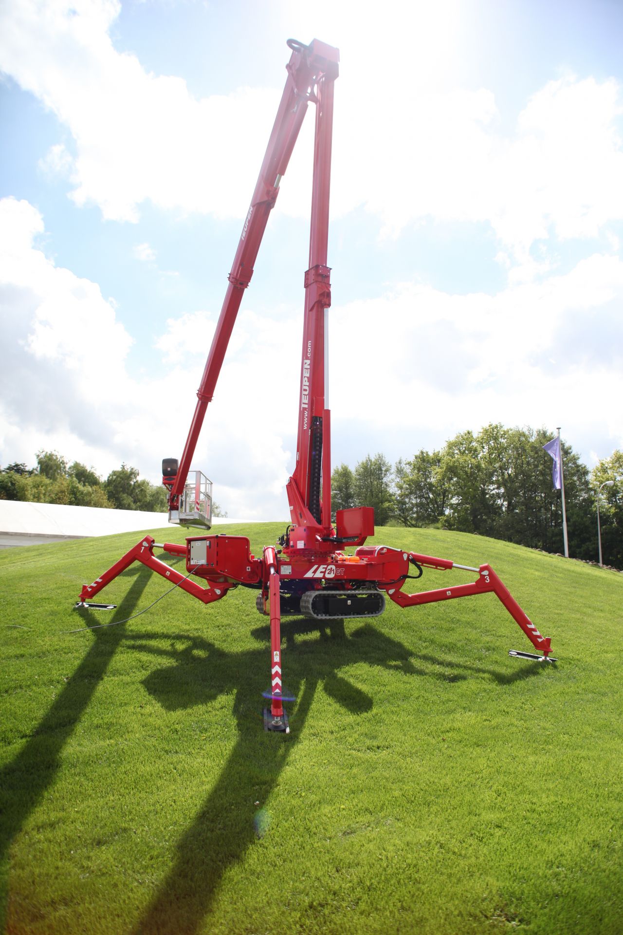 Nacelle araignée LEO21GT - Hauteur 21m - Déport 12m - Capacité 250kg - Motorisation bi-énergie_1