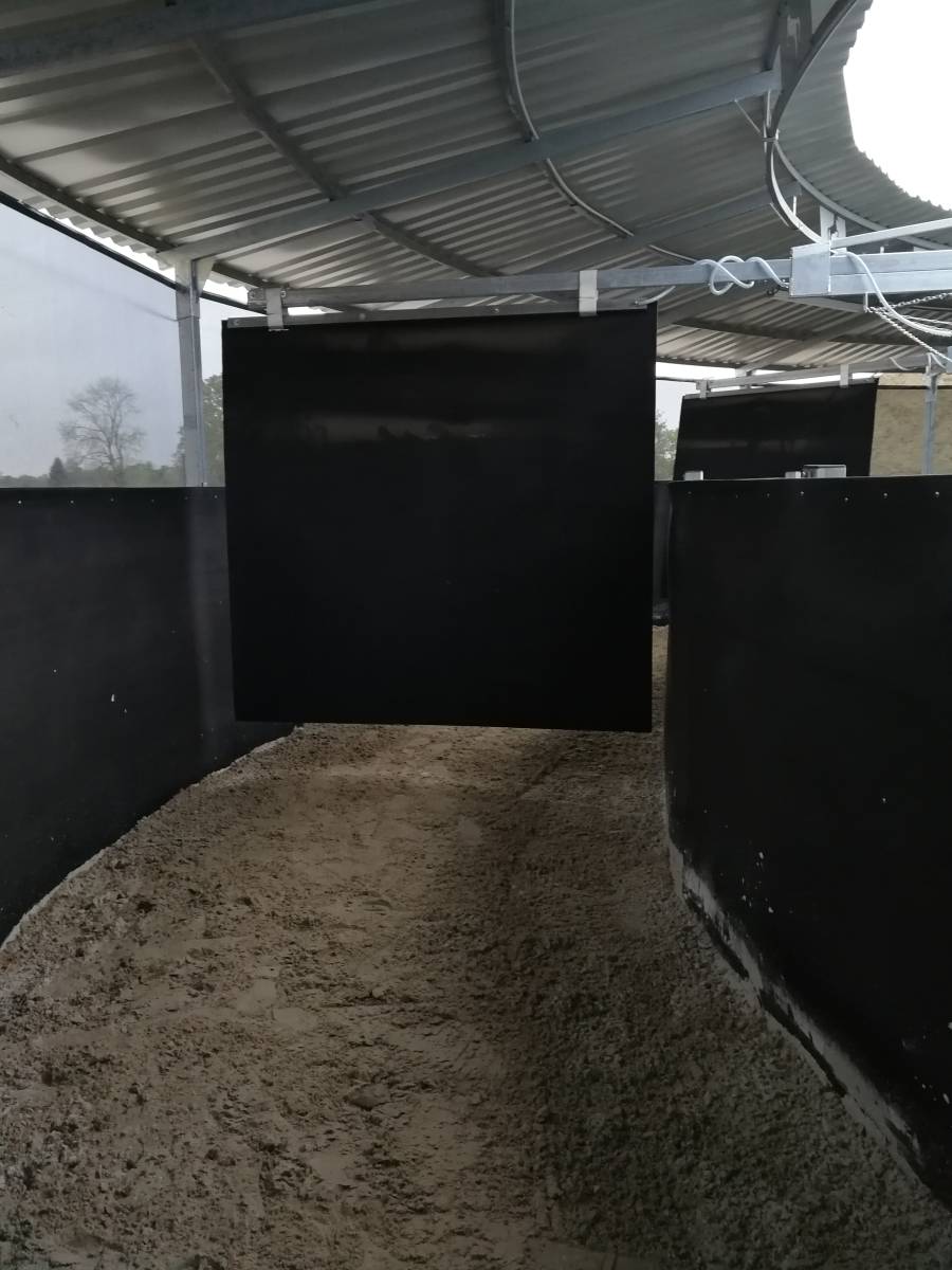 Marcheur CTL circulaire pour chevaux - Modèle semi couvert 4 à 8 places - Diamètre 12 à 20 m_1