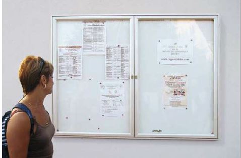 Vitrine tradition double battant - simple face - cadre aluminium anodisé argent ou peint - 8 ou 18 A4_1