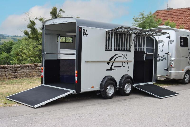 Remorque pour transport d'animaux - Cheval liberté maxi 4 - 4 places diagonales_1