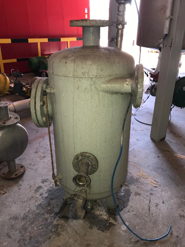 Cuve piège à vide en fer d'occasion - référence : c5909_1