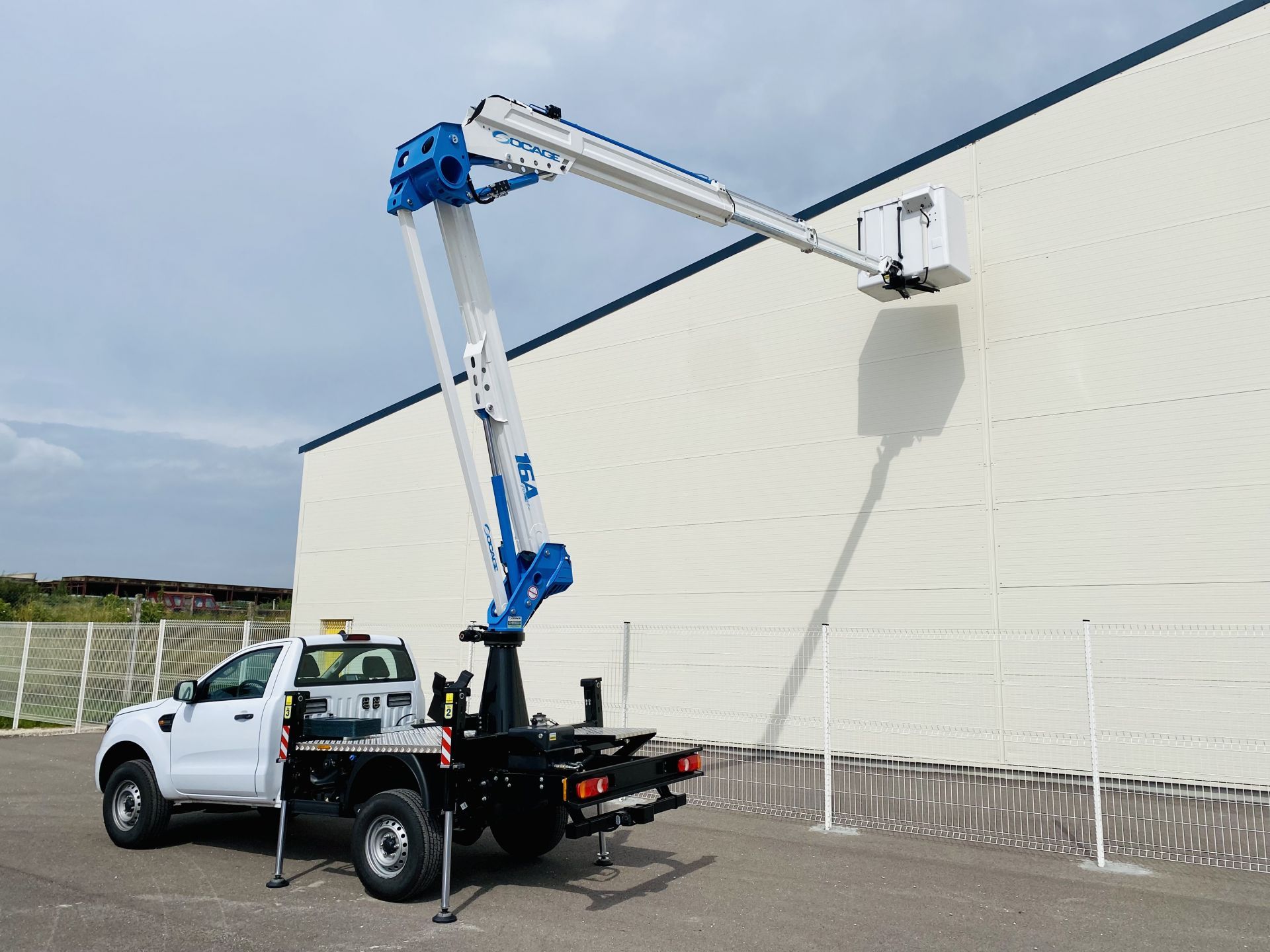 Nacelle articulée 16a pick up - high lift nacelles_1