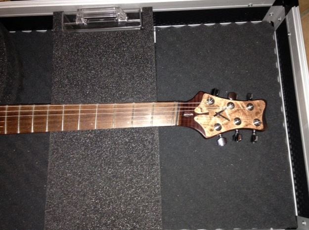 Flight Case pour guitare - découpe selon gabarit_1
