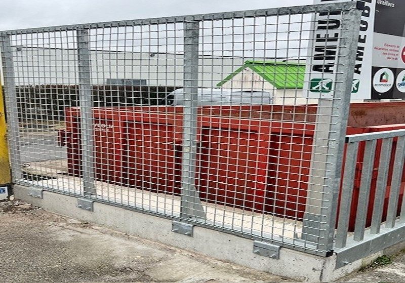 Garde-corps grillagé pour déchèterie_1