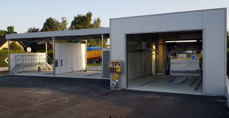 Solution de lavage haute pression avec mousse polarisée pour nettoyage efficace