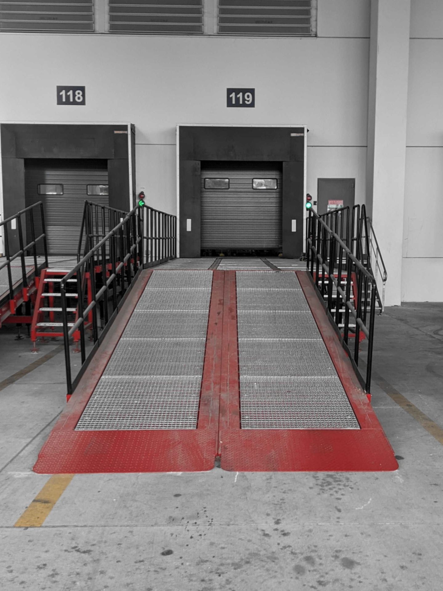 Rehausse de quai pour Véhicules Utilitaires Légers (VUL) conçue pour optimiser votre logistique - Capacité 3,5T_1