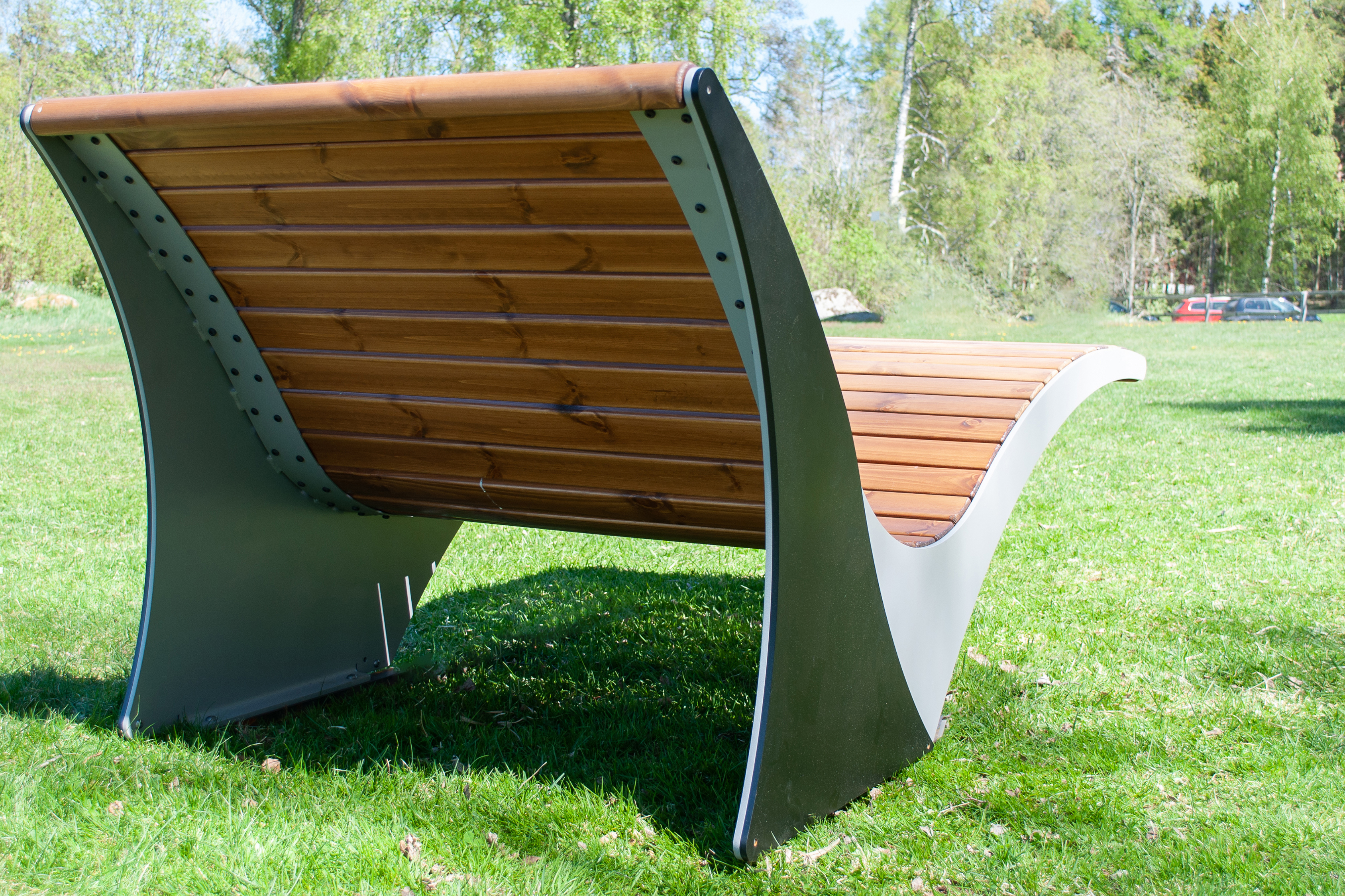 Banc public Sunbed Solberga réf 8090428 - Hags - Inspiré des forêts du Småland, design Ludvig Rundlöf_1