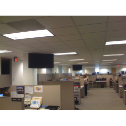 Plafonnier LED ultra plat NOVAD IP20/IP44 - Éclairage performant 105.1 lm/W pour commerces, santé et zones de travail_1