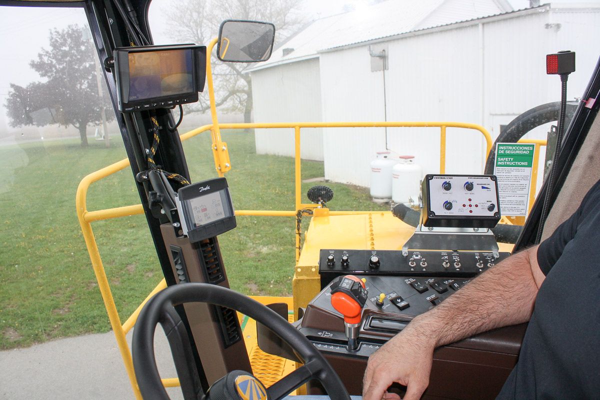 Récolteuse de maïs sucré Oxbo 8430 8,6 m de long