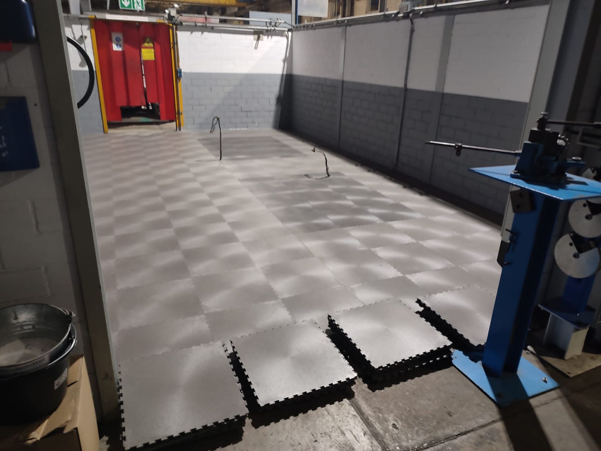 Sol en dalle IBOTAC pour les ateliers mécaniques, les ateliers de garage et la carrosserie - KLICK_2