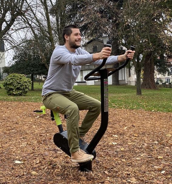 Vélo standard en acier galvanisé thermolaqué avec selle réglable - Gamme Fitness - CARDIO_1