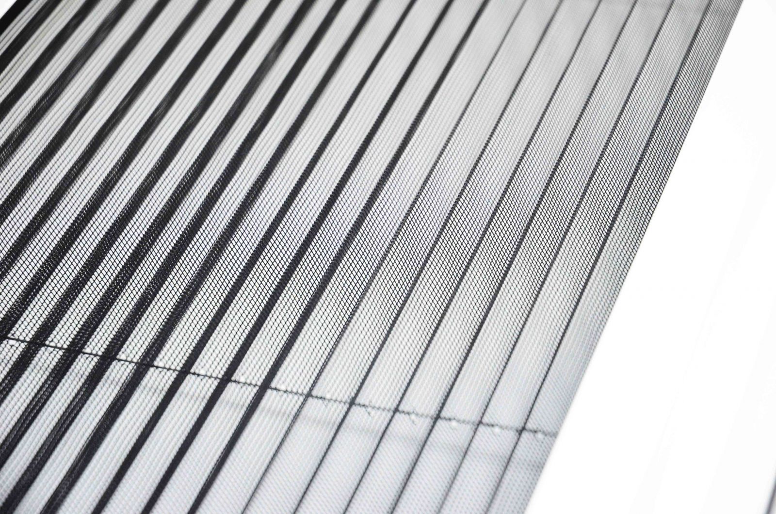 Moustiquaire plissée - Mosquituria - système horizontal avec tissu en polypropylène noir_1