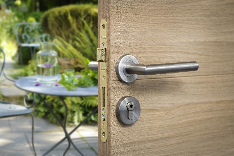 Serrure encastrable Monomax NF - Têtière acier laitonné - Pour porte d'entrée_1