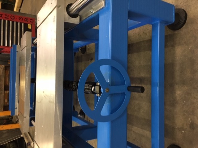 Table de maintenance de moule jusqu'à 8T et plus avec ouverture assistée._1