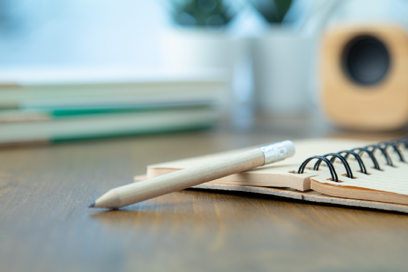 Mini crayon à papier taillé avec gomme - Coloris naturel_1