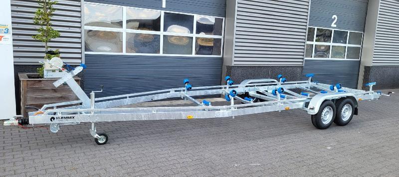 8m40-2m55 - 2x1350 kg - 2700 kg - VLEMMIX - Remorque Porte-Bateau_1