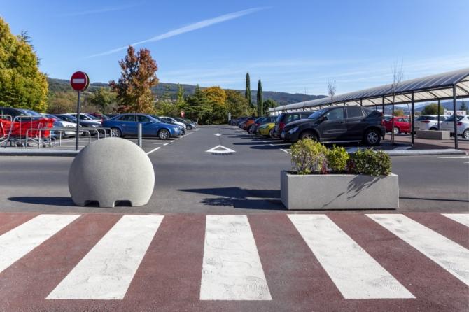 Borne en béton Covert - Borne en béton réalisée avec du Ciment blanc ou gris « Green Seal » - Granulats siliceux - Plastifiant Polymère Fiberglass AR - Couleurs standards : Blanc / Gris / Ocre_1