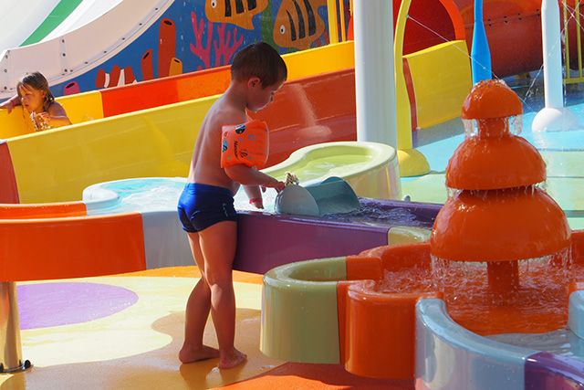 Pataugeoire : table à eau sur mesure_1