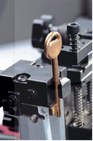 204 Machine pour clés à panneton et à pompe - Keyline S.P.A. - 44 kg - moteur à deux vitesses et table en croix_1