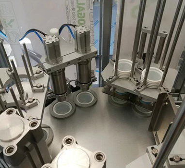 Operculeuse automatique double (yaourt & confiture) -Cadence de 1500 à 6000 pots / heure_1