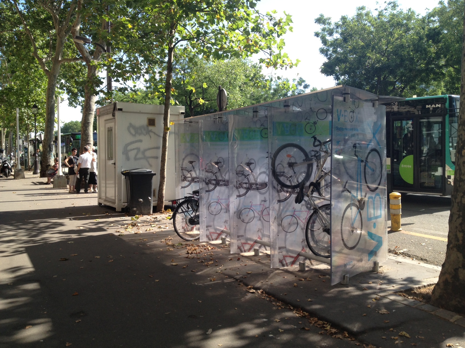 Abri vélo semi-ouvert vBox - Boxes individuels sécurisés - Économie d'espace et énergie solaire_1