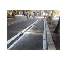 Séparateur de chaussée 750x180x80 en PVC recyclé très résistant - Modèle DESIGN - peinture rétro-réfléchissante_1