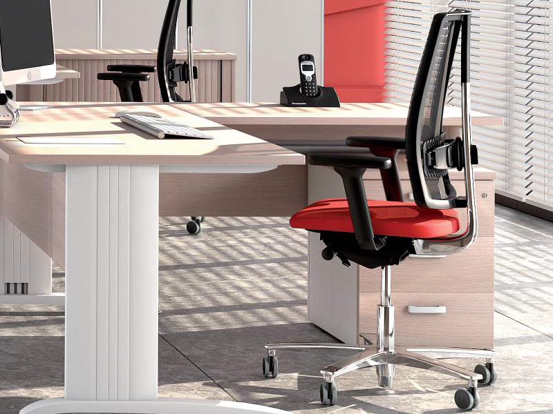Siège de bureau Terno - Dossier haut en résille noire - Assise en tissu rouge - Mécanisme synchrone_1