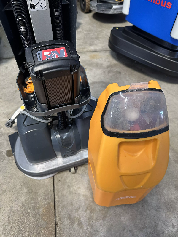 TASKI swingo 250µicro autolaveuse micro-laveuse reconditionnée_1