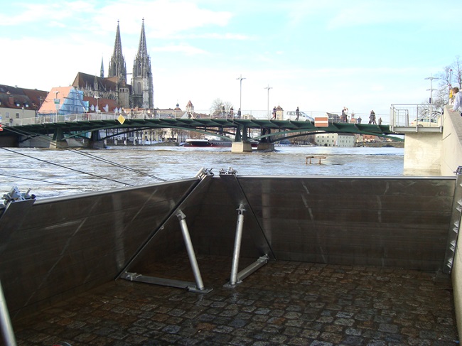 Dispositif anti-inondation démontable mobile et auto-stable Flo-Mob K - aluminium résistant - hauteur max 1,35 m_1