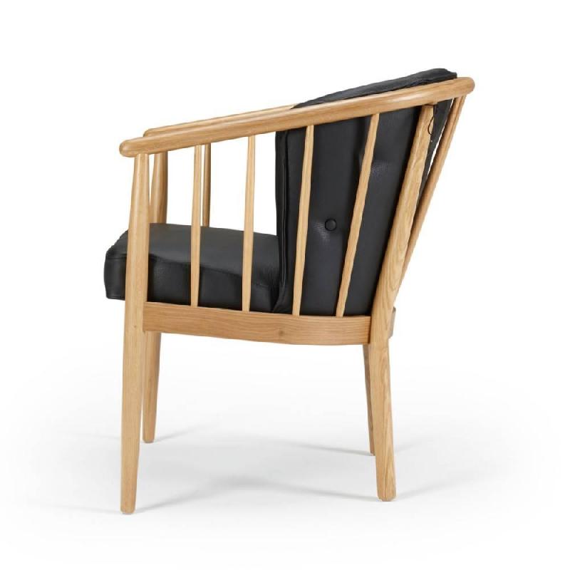 Fauteuil design scandinave ANNA - accoudoirs bois - cuir noir - structure en chêne verni_1