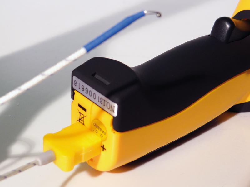 FI625TI | Thermomètre infrarouge -50°C à 700°C, avec entrée pour thermocouple K, visée LASER_1