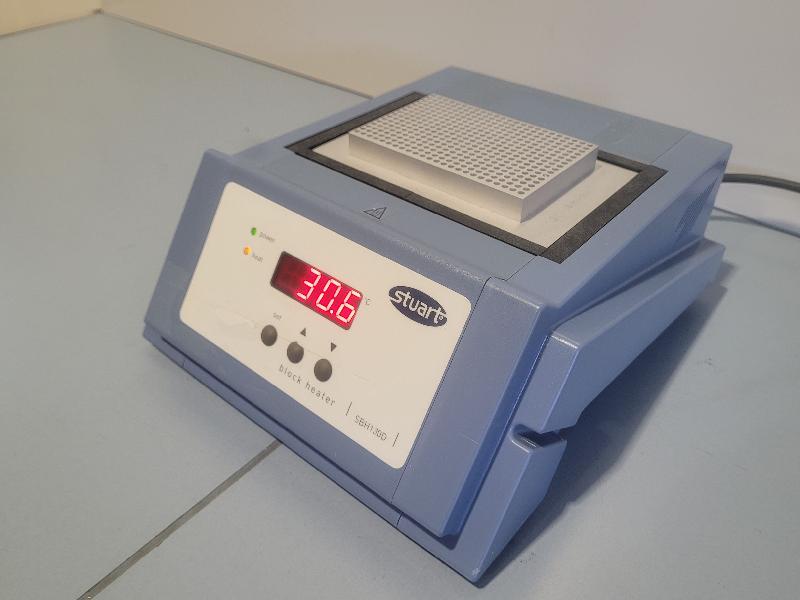 Chauffe-bloc / bain à sec digital STUART SBH130D_1