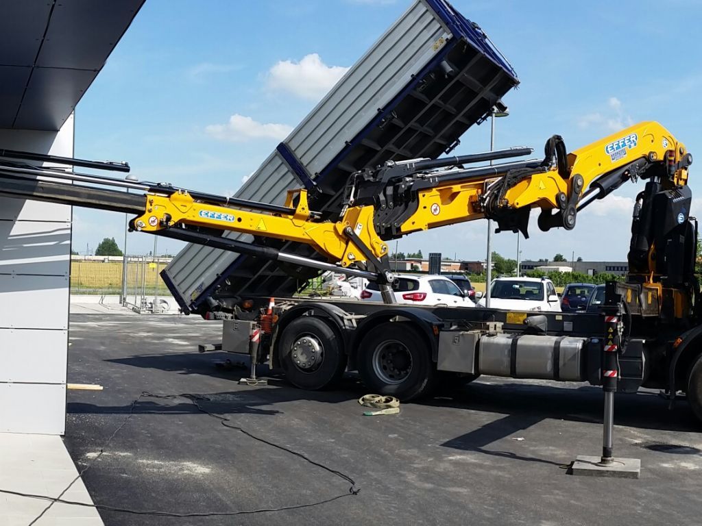 Grue auxiliaire big 395 - effer - pression 355 bar - capacité de levage et encombrement réduit_1