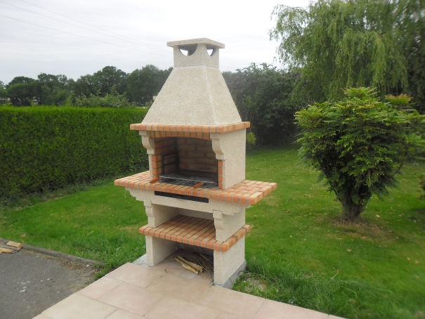 Barbecues professionnels en briques - L145xH220xP59cm - AV1010F - grilloir inox et cuisson au charbon ou bois_1