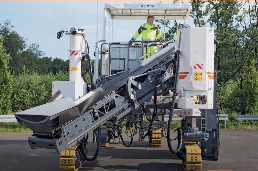SP 61 - Machines à coffrage glissant haute performance Wirtgen - 155 kW / 211 ch - modulaires et polyvalentes_1