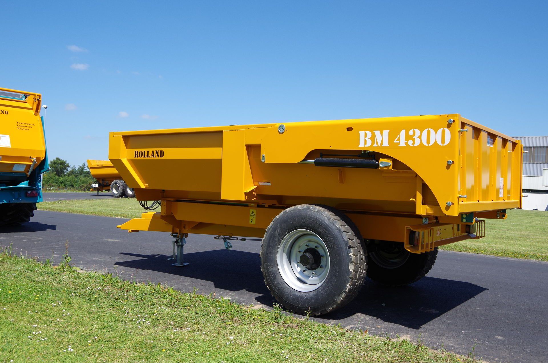 Remorque compacte BM 4300 avec charge utile de 7000 kg