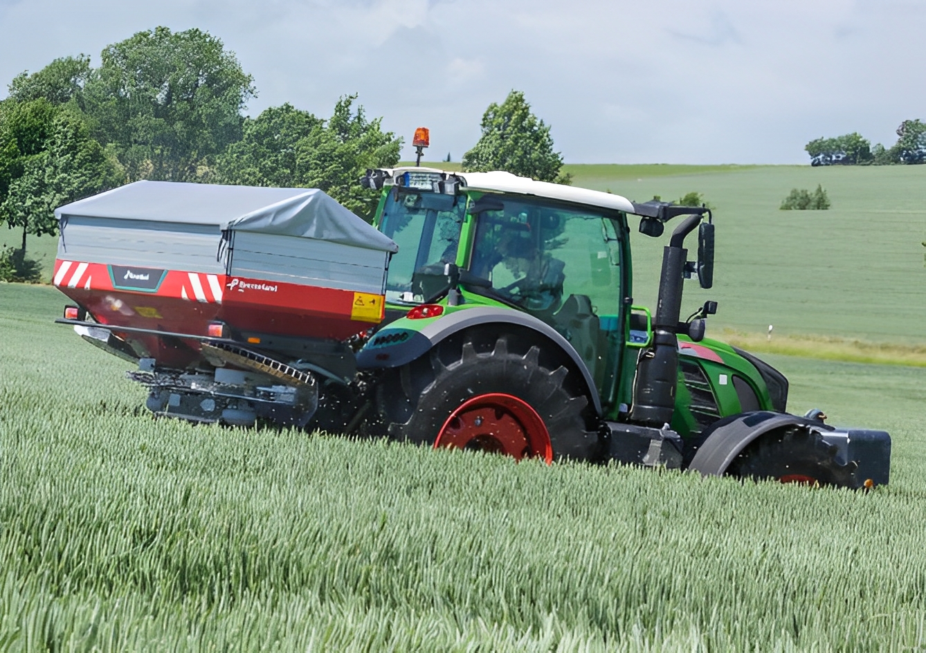 Epandeur d'engrais avec capacité de 1500 à 3900 litres - Kverneland Exacta HL-A